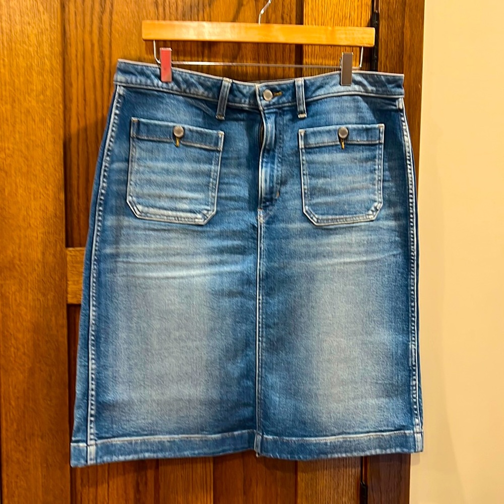 Banana Republic denim skirt